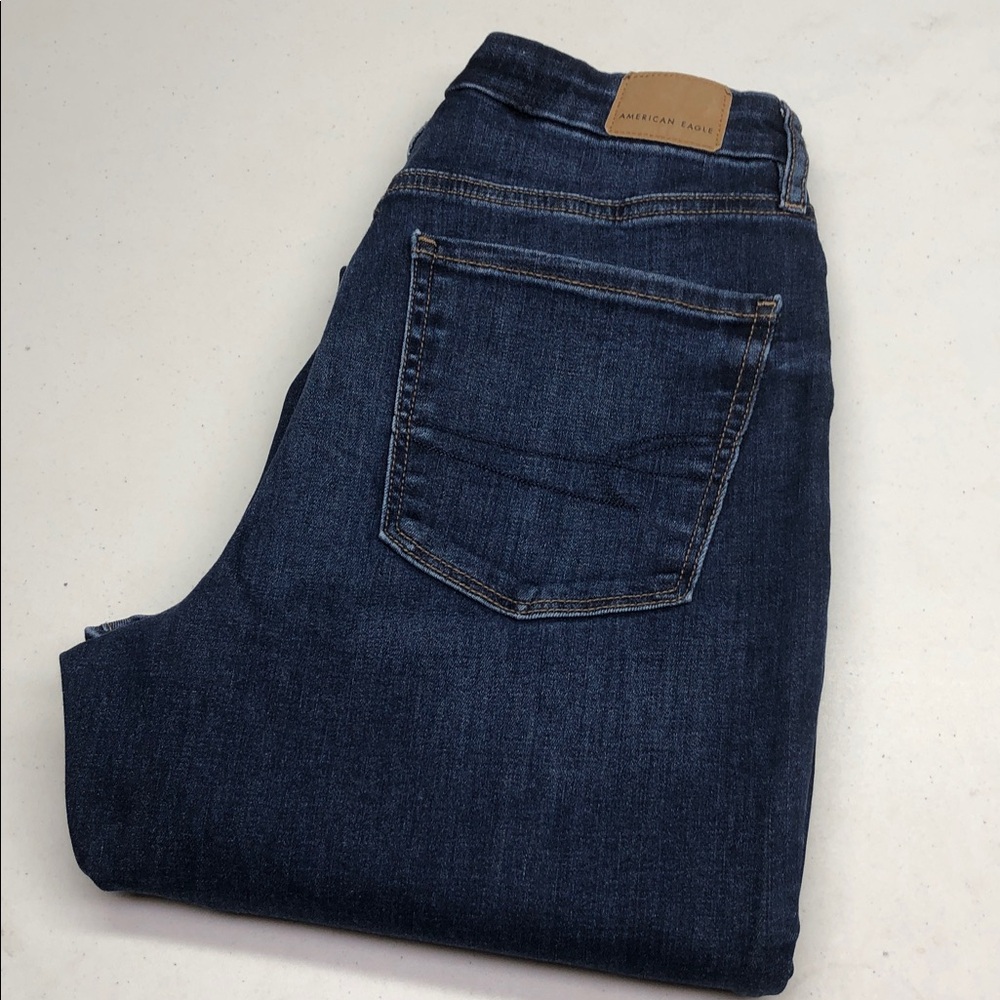 AMERICAN EAGLE CURVY SUPER HIGH-RISE FLARE JEANS 8/29x30 ⭐️